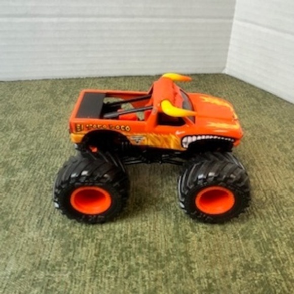 Lot of 7 Monster Jam and Blaze and the Monster Machines toy trucks - Picture 15 of 15